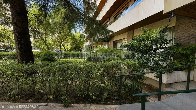 Foto add0bd73-ccaa-40f7-8276-82af5d0ca2df. Flat with heating parking in Hispanoamérica-Bernabéu Madrid