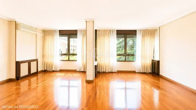Foto c4d87f24-d51e-4029-9e62-4a754d190fa5. Flat with heating parking in Hispanoamérica-Bernabéu Madrid