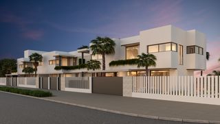 Casa adossada  Avenida c�novas del castillo. Vegajardin i. Obra nova
