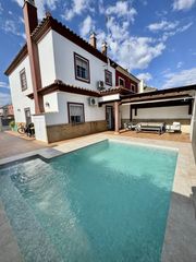 Chalet  Rigoberta menchu. Chalet en venta en umbrete, 4 dormitorios.