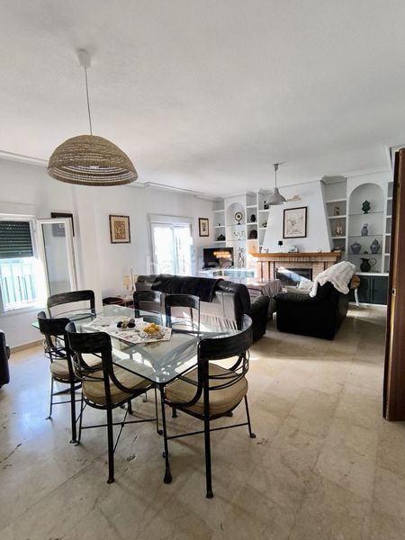 Foto a56d7c0e-a4b5-4caf-bcaf-b60f57516470. Casa a Sanlúcar la Mayor