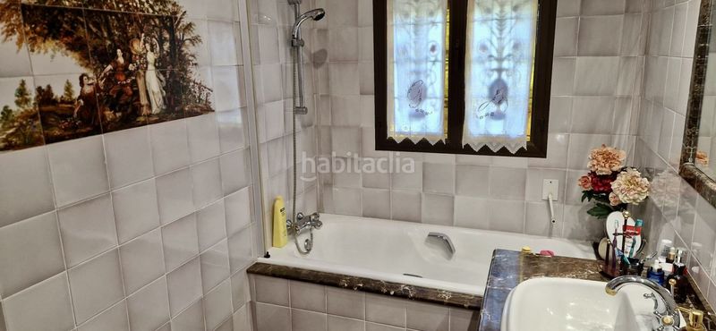 Foto d7f7e4d9-1ab2-47e4-8c4b-8cebc94207ee. Xalet amb aparcament piscina a Colina Blanca - Las Canteras Camas