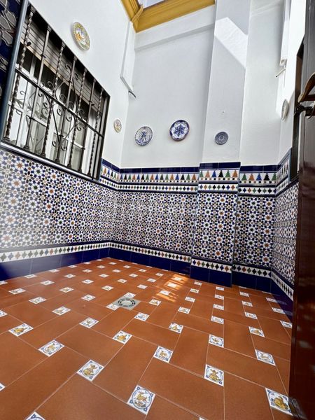 Foto b390340d-b778-4709-a9b2-1e51f64ad59d. Casa amb aparcament a Centro Alcalá de Guadaira