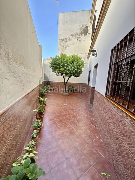 Foto ee56a272-ea4f-48cf-8c5c-6933dcafbfdb. Casa amb aparcament a Centro Alcalá de Guadaira