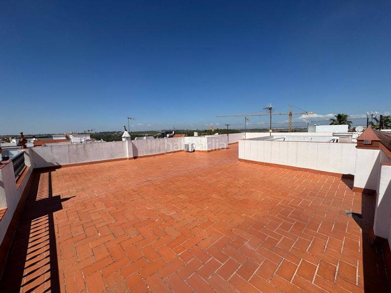 Foto f4b41573-0ec5-40ce-aa2b-736ea8397d96. Casa amb aparcament a Centro Alcalá de Guadaira