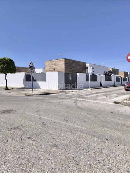 Foto 38c8e407-f6d5-4517-9643-25f6b4ca5373. Chalet  en venta , 4 dormitorios. en Umbrete