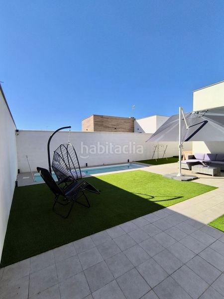 Foto 5bcbdbb3-3912-4167-94cc-cb7692b19c0e. Chalet  en venta , 4 dormitorios. en Umbrete