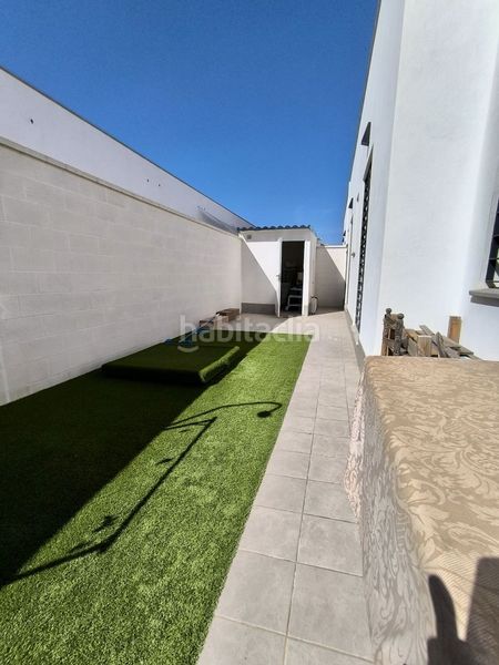 Foto 6c878ef3-07e6-4845-a756-6d68d4f088e3. Chalet  en venta , 4 dormitorios. en Umbrete