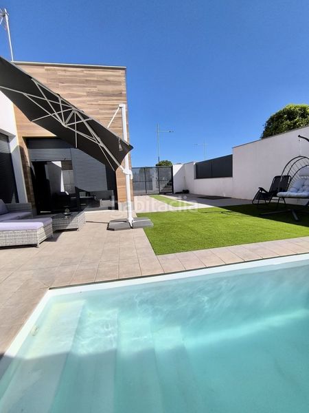 Foto dbc0efaf-87fb-4a3d-88ee-1fe7d0cb1675. Chalet  en venta , 4 dormitorios. en Umbrete
