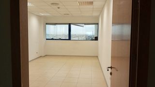 Büro  Via apia. Oficina en venta en sevilla.
