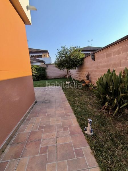 Foto 800260d0-53d2-463a-810a-b27cd966d384. Xalet amb piscina a Umbrete