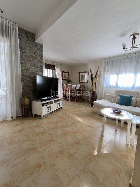 Foto bce3f082-3c66-414e-a273-5c40d406c430. Xalet amb piscina a Umbrete