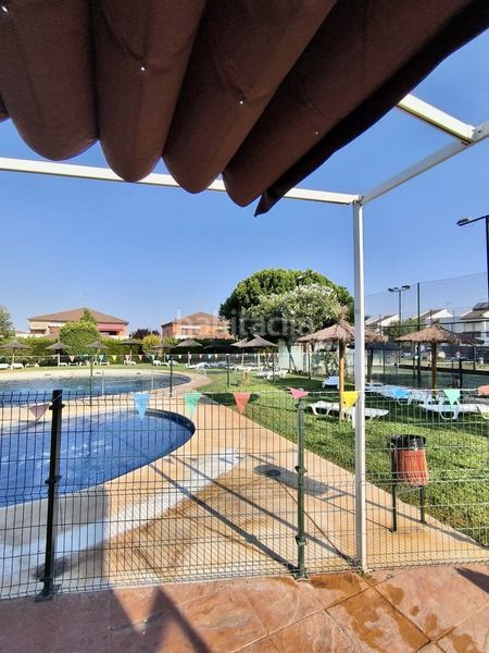 Foto dd0af9f8-307c-4866-80da-4c206f67f87e. Xalet amb piscina a Umbrete