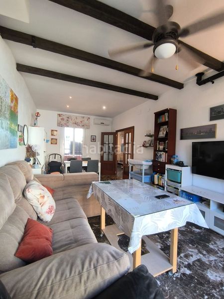 Foto 09b010b8-8998-484d-9af1-bece217d853a. Casa adossada amb aparcament a Umbrete