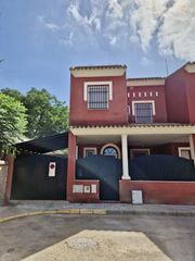 Casa adossada a Antonio el Curilla