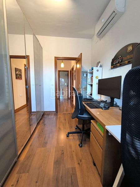 Foto c1d0ef73-27a6-4159-99d5-0a70db06f21e. Casa adossada amb aparcament a Umbrete