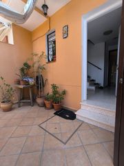 House  Guadalquivir. Casa en venta en umbrete, 4 dormitorios.