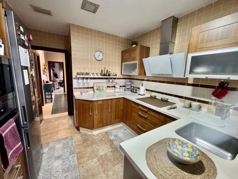 Foto 500ec49a-f24a-4c69-9a96-465987ad126a. Casa  en venta , 4 dormitorios. en Brenes