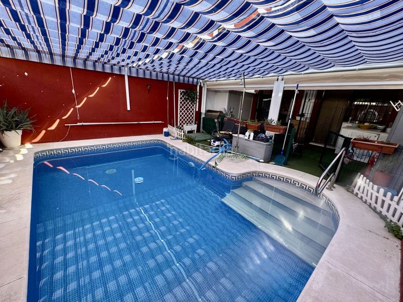 Foto 60ff778d-99fd-43fc-b8a9-7f770632d71d. Casa  en venta , 4 dormitorios. en Brenes
