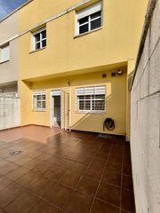 Casa adossada  De las lumbreras. Adosado en venta en jardines de gerena, 3 dormitorios.