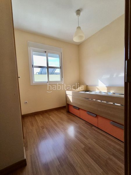 Foto 6f0265b3-95de-4355-9929-10d023f2f259. Casa adossada a Gerena