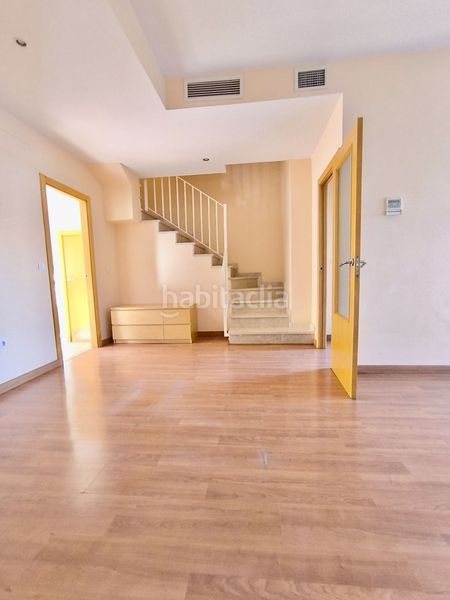 Foto 6f6054fa-bc4a-493a-9ddb-e90e7e604828. Casa adossada a Gerena