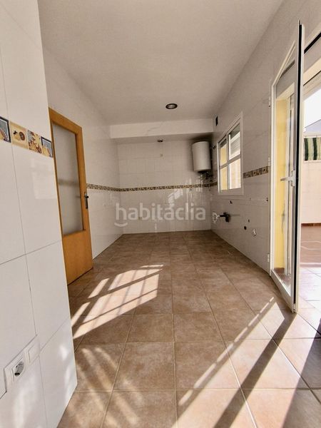 Foto 75877777-8e22-4d02-9195-219d34584398. Casa adossada a Gerena