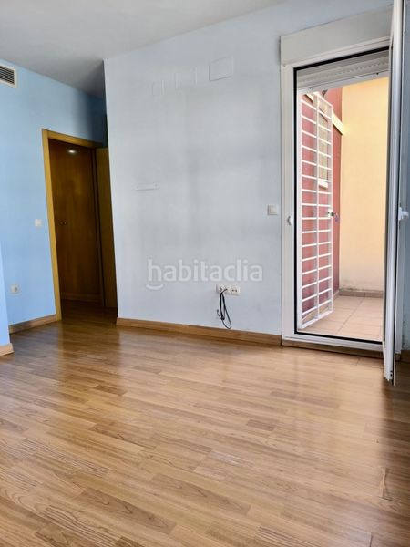 Foto ff2b52f2-afc1-4f34-8062-456ba0c7cb7e. Casa adossada a Gerena