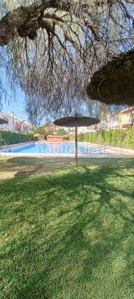 Foto f57f3cd6-4c24-44d6-9dcb-18cc259875c9. Casa con piscina in Las Almenas Tomares