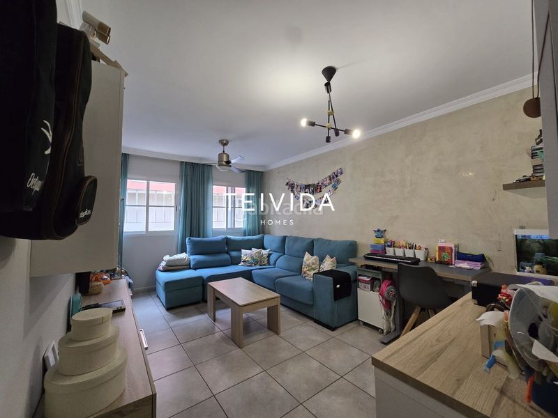 Foto 111d2b01-bd7f-4c8d-bb8f-69bcc3028d2c. Casa adossada amb aparcament piscina a Guaza Arona