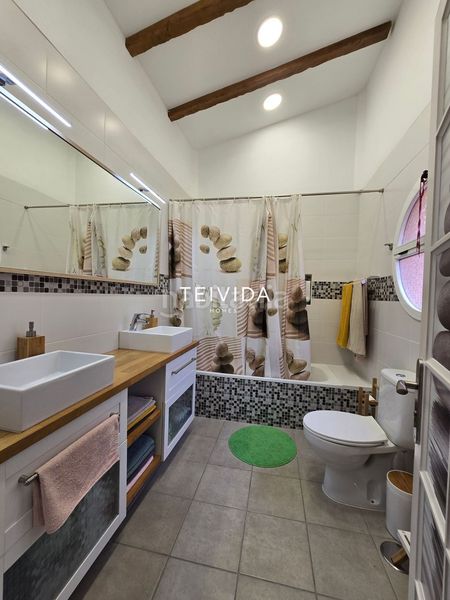 Foto 17857e21-9ba7-4b92-a7f5-07e05f12a975. Casa adossada amb aparcament piscina a Guaza Arona