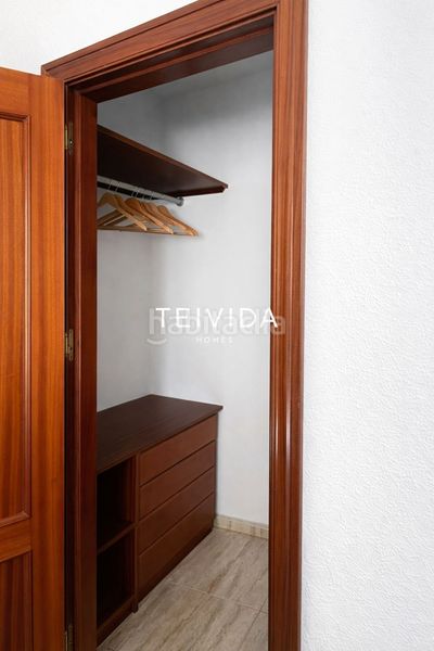 Foto d55fb616-51b8-41b3-adf8-dfb5316539a4. Pis amb aparcament piscina a Palm - Mar Arona