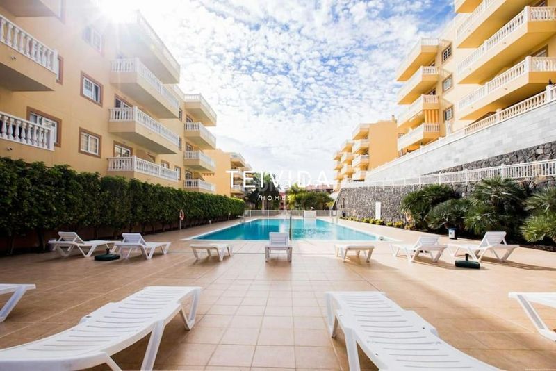 Foto fa59964b-b3e9-4bb5-bfdc-d6ef99869b0d. Pis amb aparcament piscina a Palm - Mar Arona