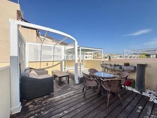 Rent Penthouse  Quetzal. Ático con solárium privado y vistas al mar en residencial con pi