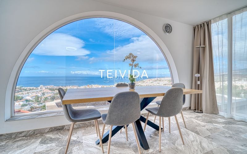 Foto 08d033e4-8b4f-4d12-933a-d01f8ace5e06. Casa adossada amb aparcament a San Eugenio Alto Adeje