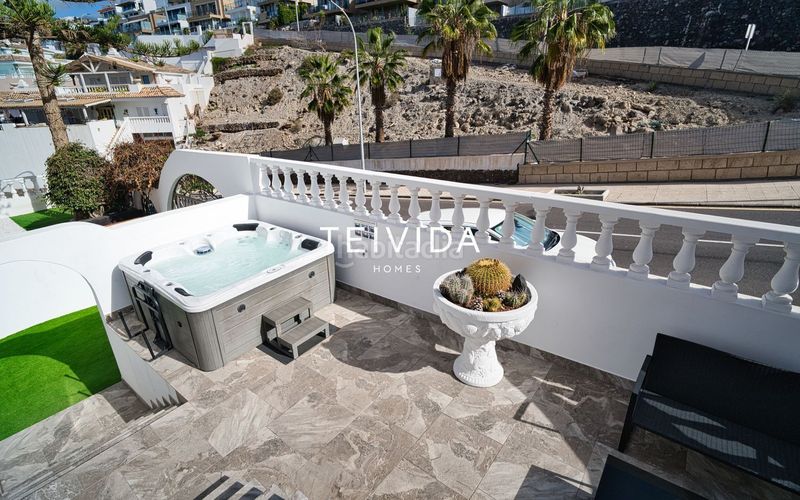 Foto 1d092fd4-a7ee-446d-bd94-c79c14fa8cd7. Casa adossada amb aparcament a San Eugenio Alto Adeje