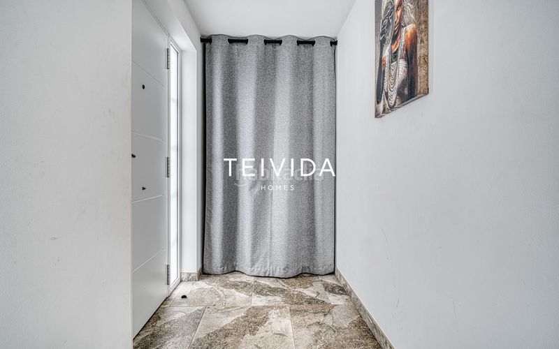 Foto 2fedd909-6f31-484c-86fb-8e0c1fdcbf50. Casa adossada amb aparcament a San Eugenio Alto Adeje