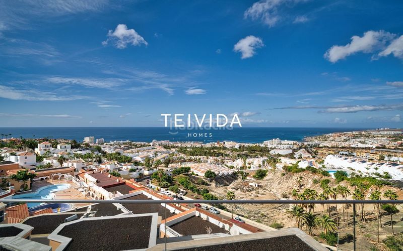 Foto 441f4984-c596-4c5d-99dc-8197a66e006a. Casa adossada amb aparcament a San Eugenio Alto Adeje