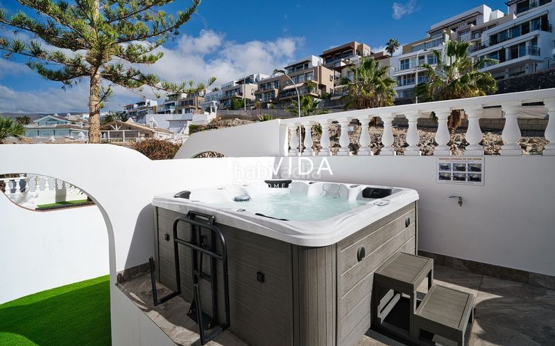 Foto 7c3ca597-f946-4f5d-88e2-c2a1c202f0b3. Casa adossada amb aparcament a San Eugenio Alto Adeje