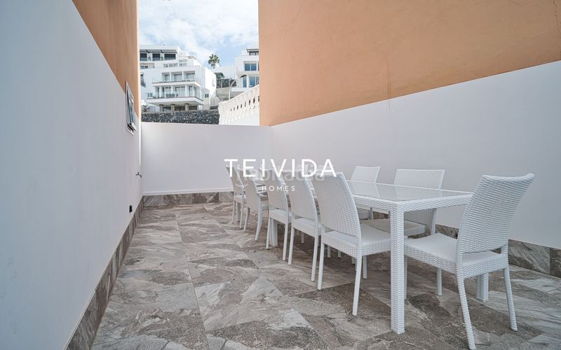 Foto 8c37a43a-570a-4241-9638-71840525038d. Casa adossada amb aparcament a San Eugenio Alto Adeje