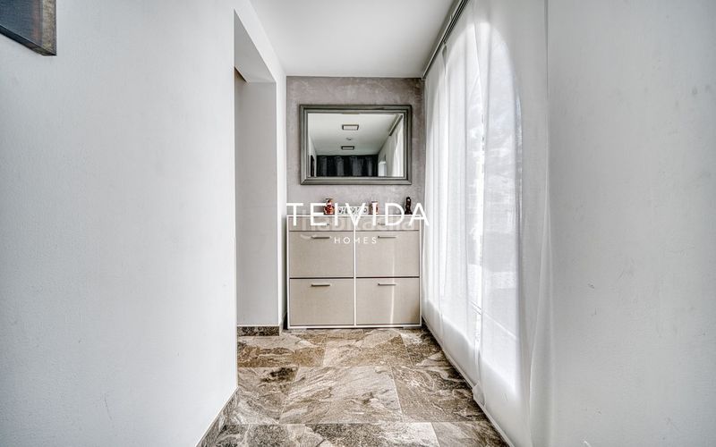 Foto 9f74d0e8-4c79-42d3-8649-6289af14f27e. Casa adossada amb aparcament a San Eugenio Alto Adeje