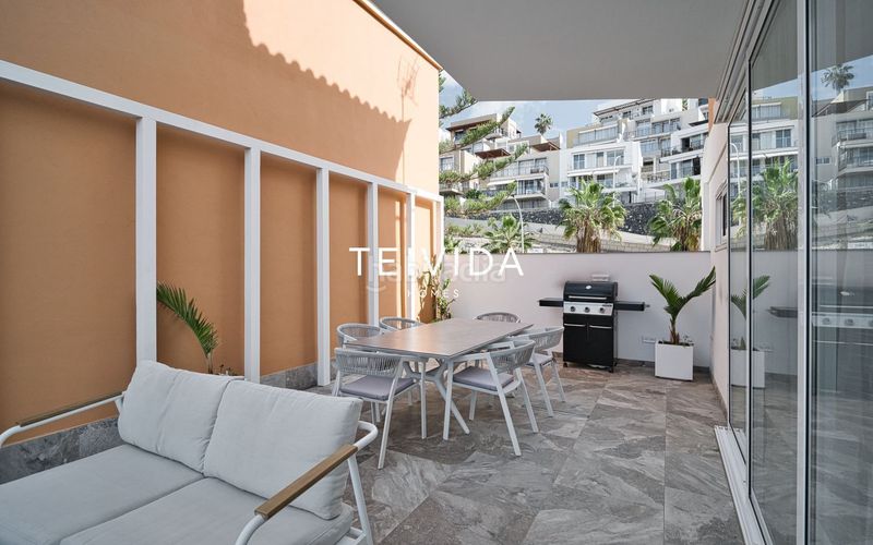 Foto a258d2d5-b307-4d67-8cf7-48f74f4f4d9a. Casa adossada amb aparcament a San Eugenio Alto Adeje