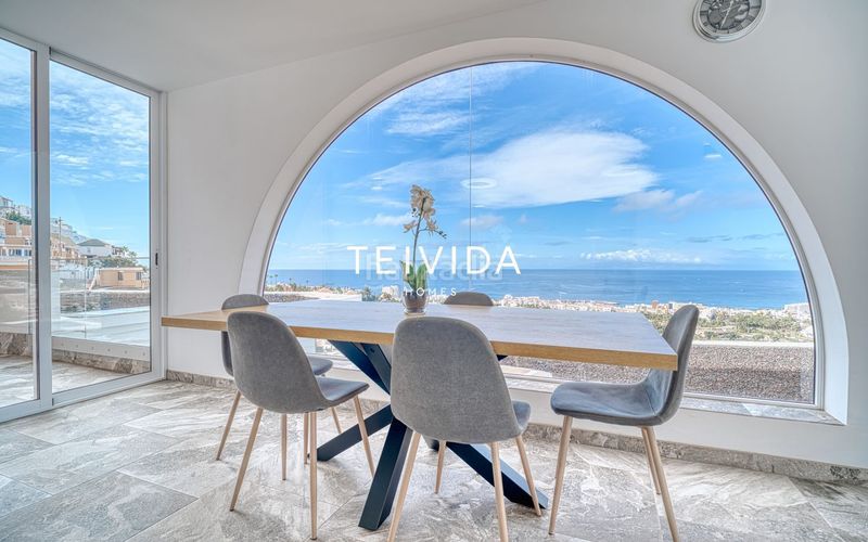 Foto ae4757eb-2ede-462a-a6a5-8455d0dce5af. Casa adossada amb aparcament a San Eugenio Alto Adeje