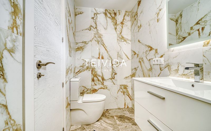 Foto c405f59a-a798-4e76-98f2-eb0f99d31e17. Casa adossada amb aparcament a San Eugenio Alto Adeje