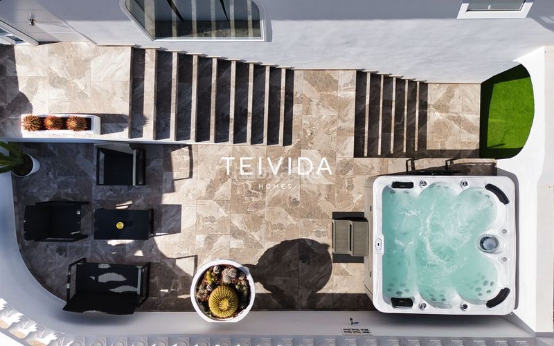 Foto d4a9e105-3bca-48ae-814e-d42c1b00a74f. Casa adossada amb aparcament a San Eugenio Alto Adeje