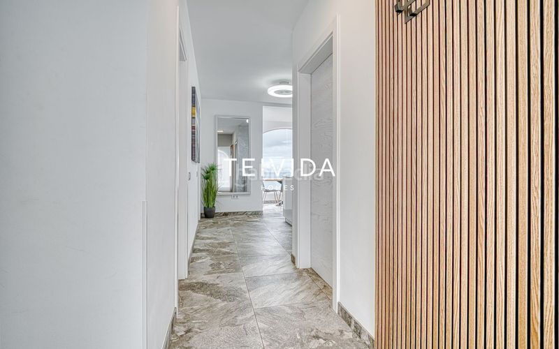 Foto f0c86023-65fa-49fb-9fa3-10c108216a59. Casa adossada amb aparcament a San Eugenio Alto Adeje