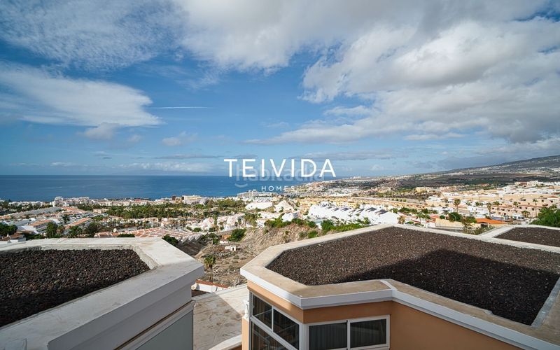 Foto fb91e80d-1ae5-4a24-9e1a-a0ad980eb226. Casa adossada amb aparcament a San Eugenio Alto Adeje