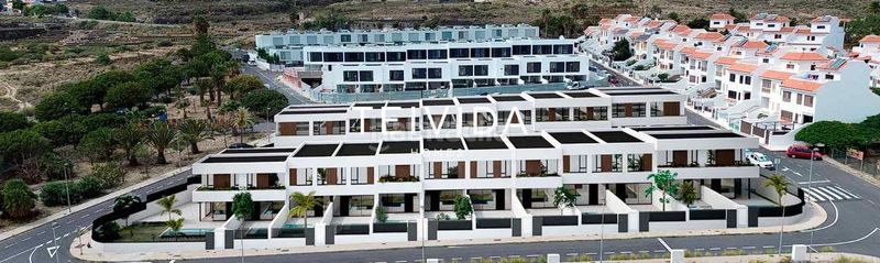 Foto 969cb79b-f705-4be4-bb89-1d51f4503e0c. Casa adossada amb aparcament piscina a Centro Güímar