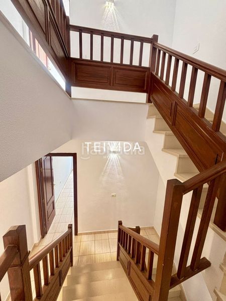 Foto ee0c7c50-e880-40b3-b605-ea42c7607275. Pis amb aparcament a Valle San Lorenzo Arona