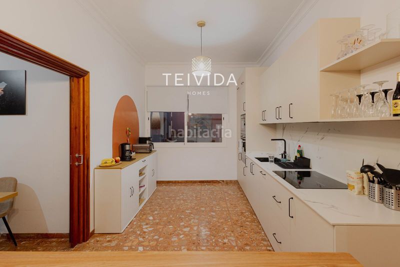 Foto ffdb256f-6065-4294-b5b8-e81d3159b427. Edifici a Guía de Isora interior Guía de Isora